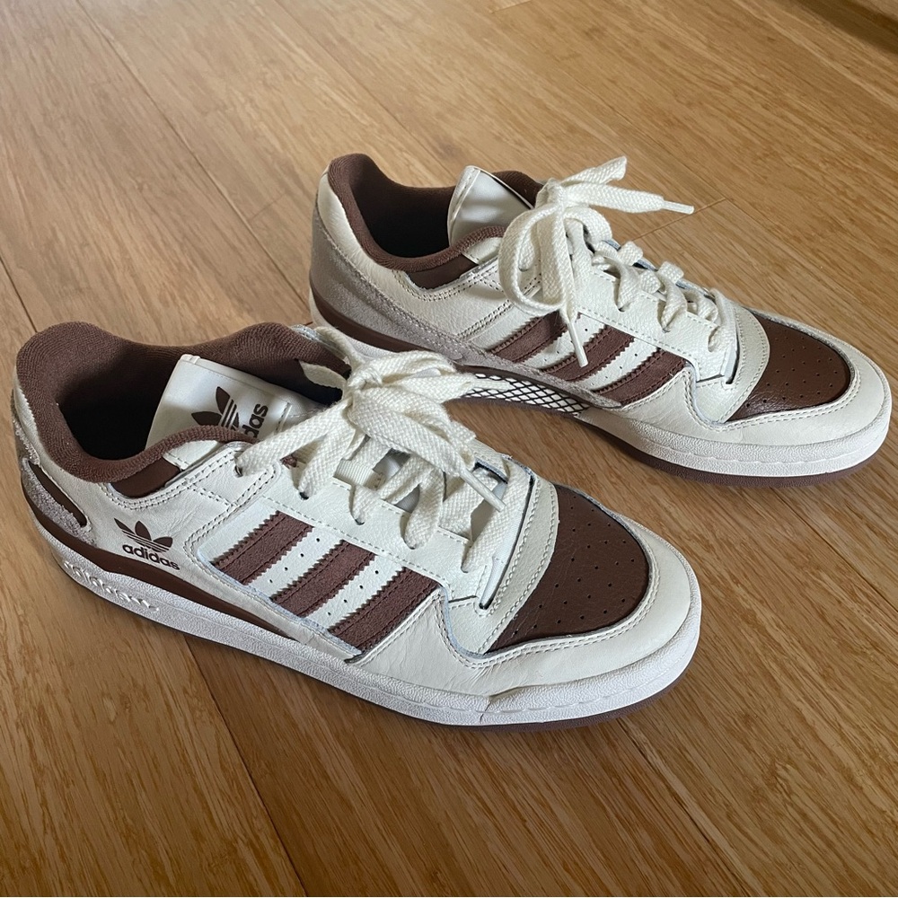 adidas Originals Forum Low CL (Men’s Sizing)